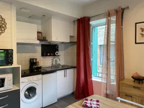 Charming studio facing the washhouse - Image 3