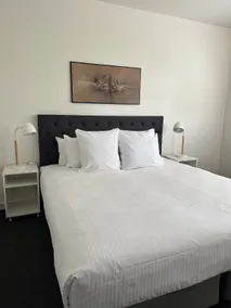 Oaklands Apartment 27 - Image 2