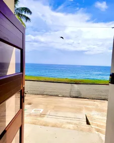 Cozy apartment on a 2nd floor close to beaches, restaurants, shopping, and more - Image 2