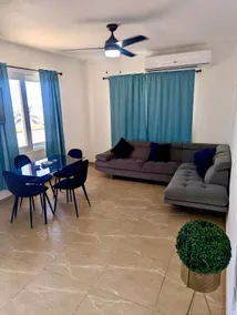 Cozy apartment on a 2nd floor close to beaches, restaurants, shopping, and more - Image 5
