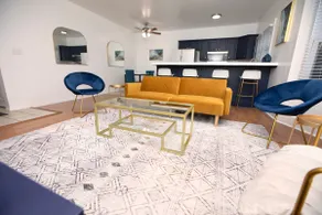 Spacious Downtown Gem w/ Parking - Image 5