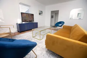 Spacious Downtown Gem w/ Parking - Image 4