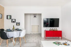 Large 85 m² 2-bedroom apartment Downtown • 7 guests Wi-fi - Image 3