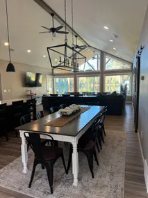 Beautiful Lakehouse on a private lake in Gresham - Image 2