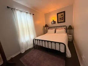 Chic Hideaway in Tipperary Hill - Image 2