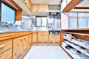 Entire 5 BR House | Up to 8 | 27 min to Ikebukuro - Image 4