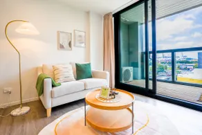 Sophisticated One-Bedroom Hotel Suite in Parnell - Image 2