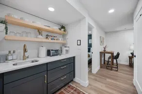 Modern Western Garden Level Apt – Newly Renovated! - Image 3