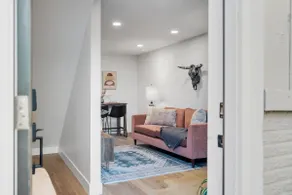 Modern Western Garden Level Apt – Newly Renovated! - Image 4