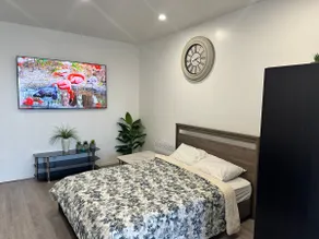 Cozy Modern Loft with Queen Bed and Sea View - Image 3