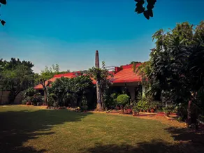 Art House 8MH | Sainik Farms | Villa with Big Lawn - Image 5
