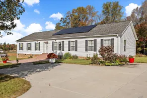 Large Spacious Home: Close to Hyco and Mayo Lake - Image 2