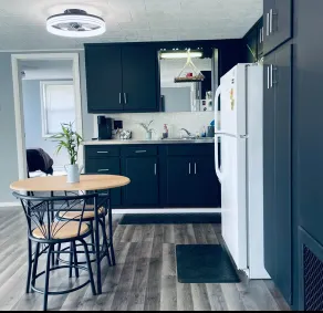 Walkable 1BR Apt Near Notre Dame | Fire Pit - Image 5