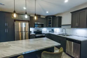 Stylish retreat with Garage - Image 4