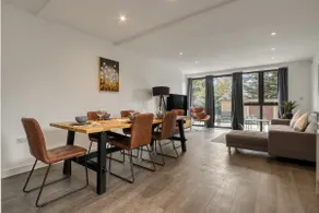 3-Bed, 2-Bath Wembley Apartment with Free Parking - Image 2