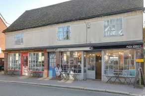 Host My Nest - Historic 1BR 20 Mins to Stansted - Image 5