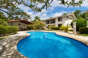 Seaside Solace - 2 Bedrooms 500 Meters To Beach - Image 2