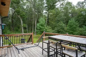 Lake retreat in the pines - Image 5