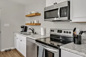 Chic pet-friendly bungalow - Image 4