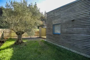 Rural cabin with two bedrooms and a Jacuzzi - Image 3