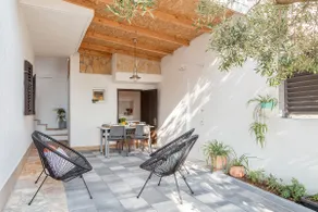 (2) Charming Apartment with Courtyard - Image 2