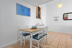 New Farm Nest! 2bed/1bath/2car/balcony - Image 5
