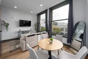 Historic Highrise Beauty l Monthly Stay Discount! - Image 3