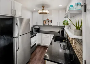 Central 2 DEN/Boulder w/ Hot tub - Image 3