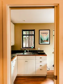 Mossy Creekside Cottage - Image 5