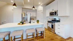 Deckhouse: Luxury Living - Image 2
