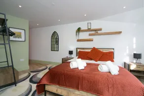 Modern Town House Bangor City Centre - Image 4