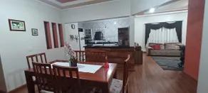 Corner apartment and well located - Image 3