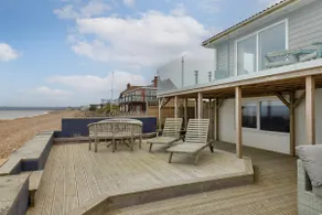 Stunning Seafront house. - Image 3