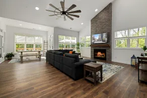 ~6k SqFt / 10 Beds for Luxury & Entertainment - Image 3