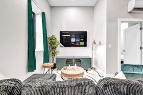 1Bed | 1Bath | 10 Min to DT | Ping Pong | Gym - Image 3