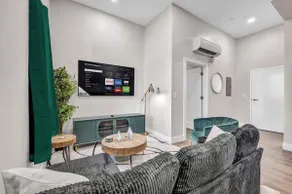 1Bed | 1Bath | 10 Min to DT | Ping Pong | Gym - Image 2