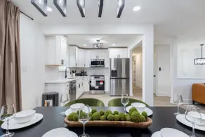 Elegant & Cozy 4 bedroom home - Image 5