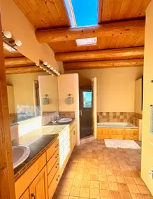 Hot Tub Haven - Image 4