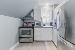 1 Bed 1 Bath Self Contained! - Image 2