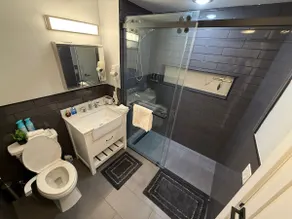 The Luxury Suite - 1BR with Gym & Office - Image 5