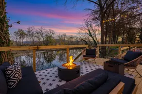 Riverfront Tree House- Ski, Sauna, Hot Tub, Arcade - Image 2