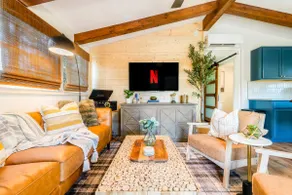 Riverfront Tree House- Ski, Sauna, Hot Tub, Arcade - Image 5