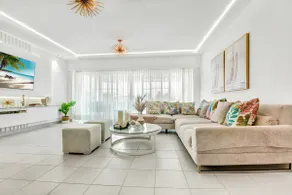 Huge modern Beach Apartment with Pool - Image 3