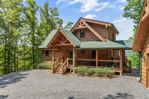 Luxury Cabin-Big Views-Hot Tub-Fire Pit - Image 3