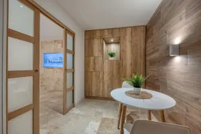 Luxurious apartment with hot tub. - Image 5