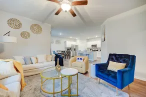 New Chic Suburban 4 BR Ranch Home (Entire Home) - Image 2