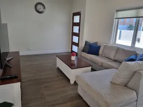 Bar Beach Retreat - Image 2