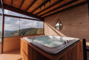 Country retreat with a breathtaking view - Image 4