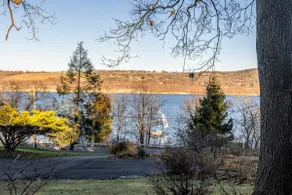 Lake View * Watkins Glen * Authentic Log Cabin - Image 3