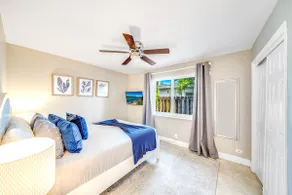 Beach Unit! Walk To Beach & Shops / Restaurants! - Image 3